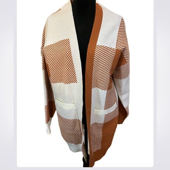 NWOT. Women’s Long Sleeve Plaid Knit Cardigan Size Large - Picture 7 of 7